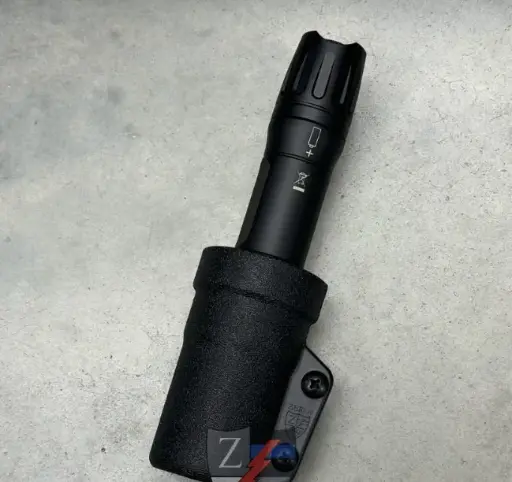 FLASHLIGHT CASE BEZEL DOWN 4 BLK MOLLE-LOK